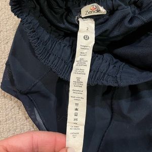 Lululemon Shorts Hotty Hot 2.5